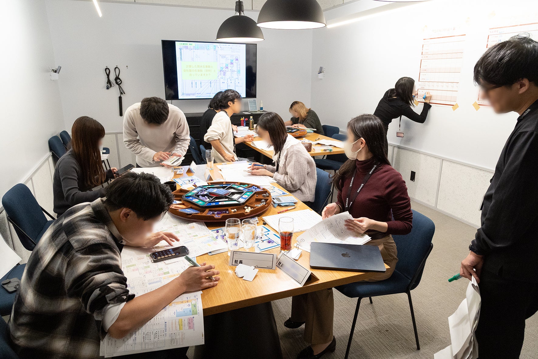 戦略MGマネジメントゲーム研修の様子